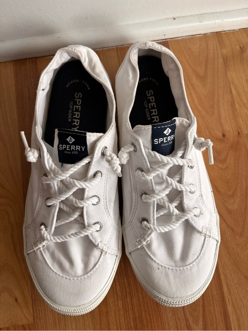 Sperry White Canvas Low-Top Lace-Up Sneakers 8.5